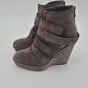 Stuart Weitzman Suede Wedge Ankle Boots Size 6.5 Taupe